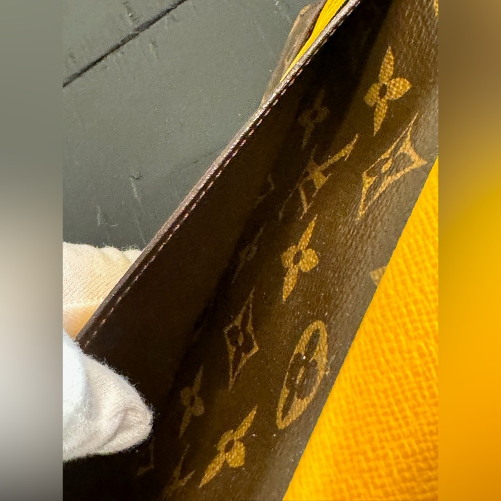 LV Long Wallet - Picture 9 of 12